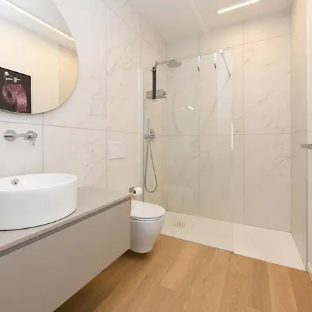 Mgh Luxury - Celeste Βίλα Ντεζεντσάνο ντελ Γκάρντα