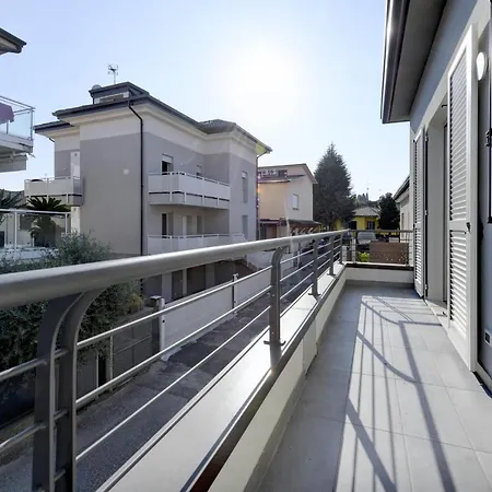 Mgh Luxury - Celeste デセンツァーノ・デル・ガルダ