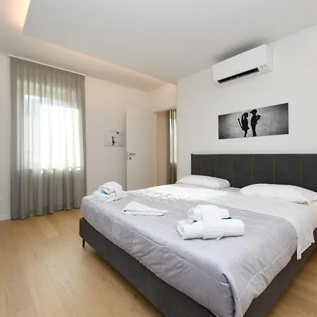 Mgh Luxury - Celeste ヴィラ デセンツァーノ・デル・ガルダ